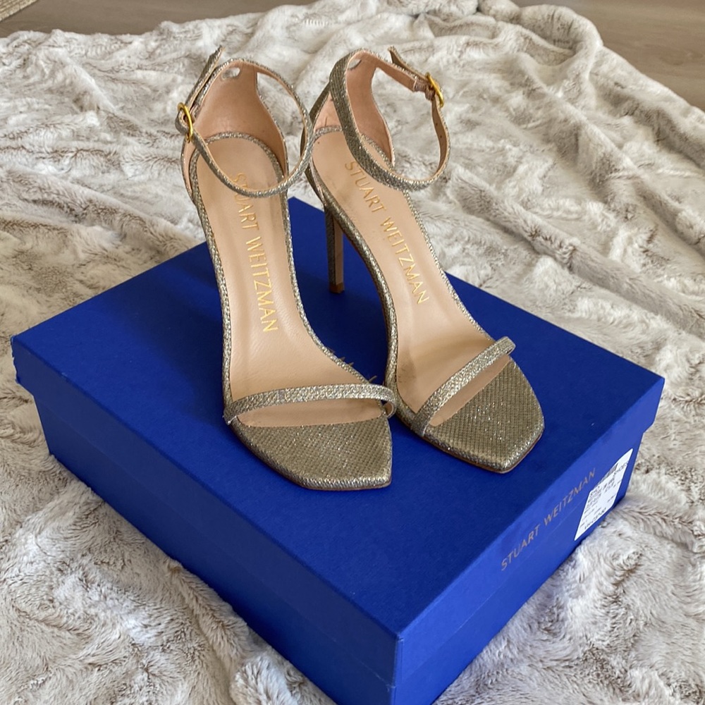 Stuart Weitzman Nudistcurve 100 Sandal in Platino
